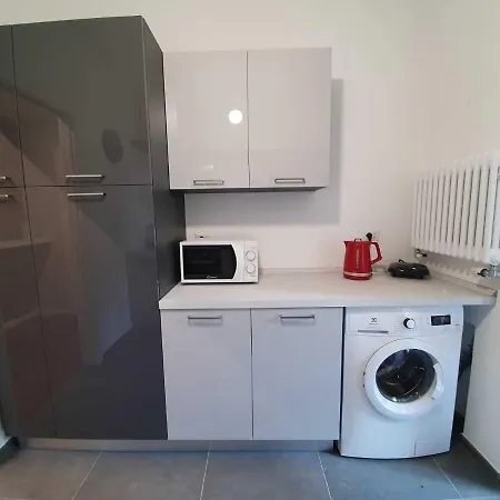 Pleasant Apartment In Verbania Near Lakebeach アパート