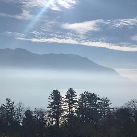 Pleasant Apartment In Verbania Near Lakebeach アパート