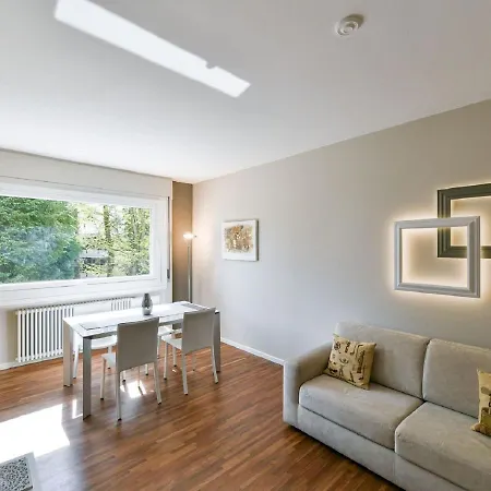 Pleasant Apartment In Verbania Near Lakebeach アパート ヴェルバーニア