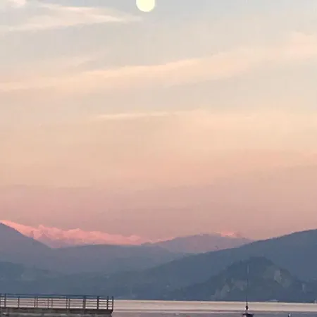 Pleasant Apartment In Verbania Near Lakebeach *