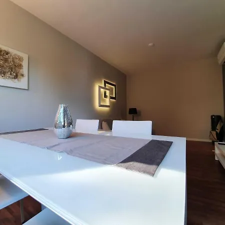 Pleasant Apartment In Verbania Near Lakebeach アパート ヴェルバーニア